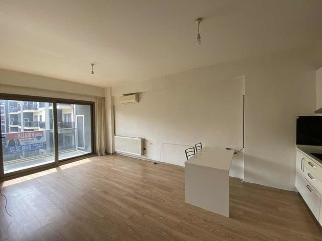 TORBALI YEDİEYLÜL MAH SATILIK HAVUZ CEPHE 1+1 ARA KAT LÜKS DAİRE