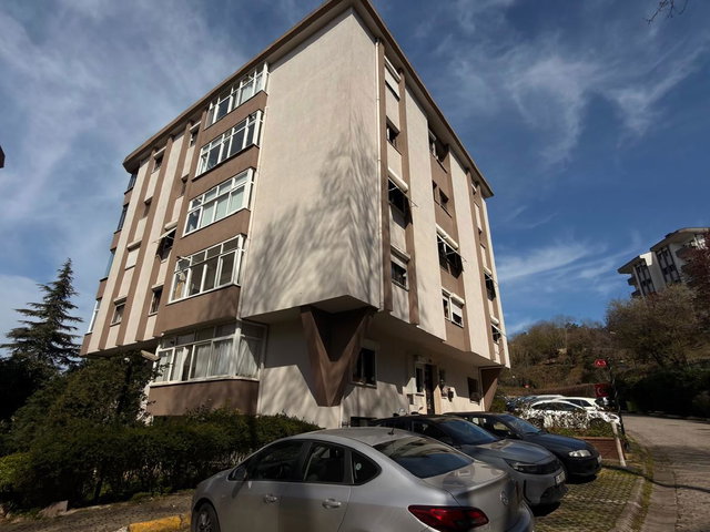 ZEKERİYAKÖY EMLAK KONUT EVLERİ'NDE SATILIK 1+1 DAİRE
