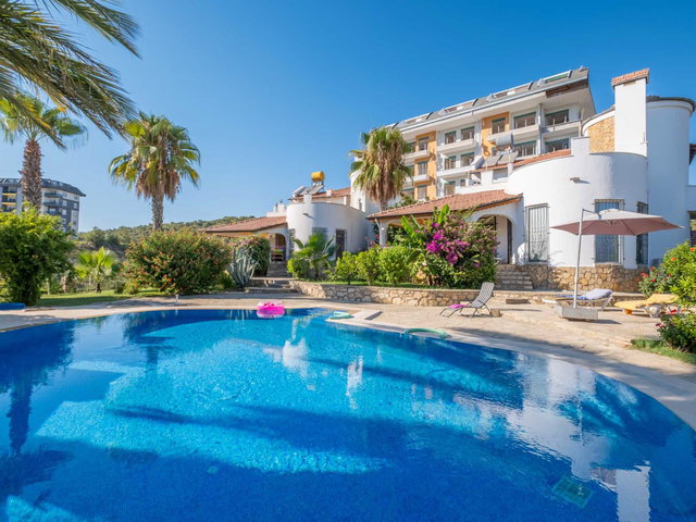 ALANYA'DA 2 ADET MÜSTAKİL SATILIK VİLLA ARSA OLARAK 1 EMSAL