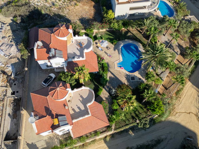 ALANYA'DA 2 ADET MÜSTAKİL SATILIK VİLLA ARSA OLARAK 1 EMSAL