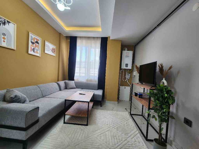KÖRFEZ'DE 1+1 SIFIR FULL EŞYALI | GENİŞ KAPALI BALKON DAİRE