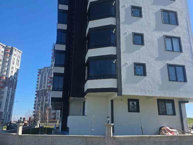 BÜYÜKKOLPINAR'DA DENİZ MANZARALI SATILIK  2+1 FIRSAT DAİRE