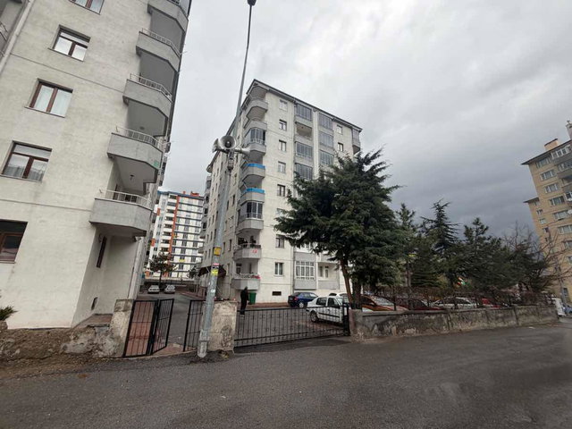 IÇI YAPILI 3+1 MESKENLI TEMIZ DAIRE