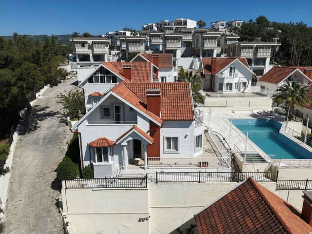 KUŞADASI SOĞUCAK PINE VALLEY’DE LÜKS 4+1 VİLLA