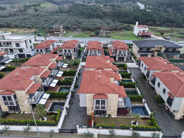 OKSIJEN DEPOSU GÜZELÇAMLI'DA DENİZE YÜRÜME MESAFESİNDE ÖZEL HAVUZLU VİLLA