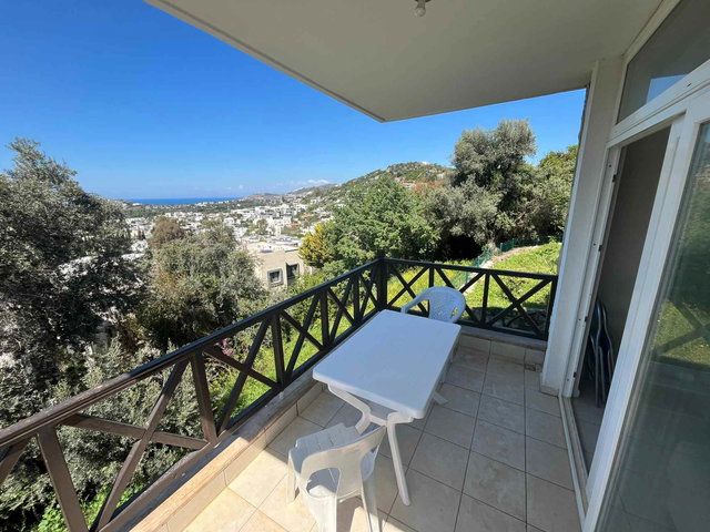 BODRUM YALIKAVAK GÖKÇEBEL'DE DENIZ MANZARALI, EŞYALI 2+1 DAIRE