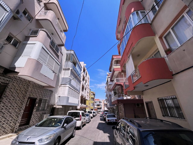 REMAX YELKEN'DEN BALÇOVA MERKEZDE,K.MUTFAK,BAKIMLI,BÜYÜK TERASLI