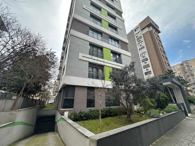 KADIKÖY GÖZTEPE MİNİBÜS CADDESİ YAKINI ÇOK MERKEZİ KONUMDA 2+1