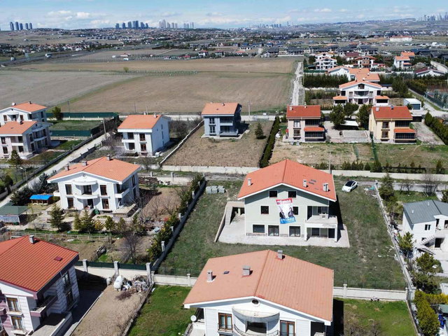 GÖLBAŞI BALLIKPINAR YEŞIL VADI SITESİ SATILIK NATAMAM VILLA