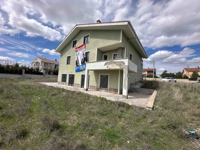 GÖLBAŞI BALLIKPINAR YEŞIL VADI SITESİ SATILIK NATAMAM VILLA