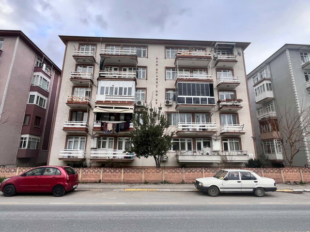 REMAX MAVİDEN MİTHAPAŞADA 3+1 3.KAT YOLA GÜNEY CEPHE DAİRE