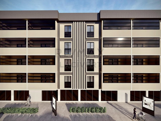 RE/MAX LACIVERT'TEN KARAYOLLARI ANA CADDE ÜZERINDE SATILIK 1+1