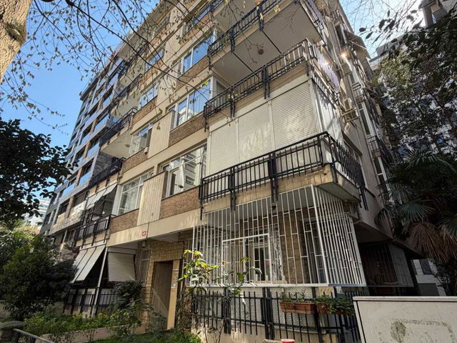 ERENKÖY ÖMER PAŞA TAŞMEKTEP SOKAKTA 3+1 KIRALIK 135 M2 DAIRE