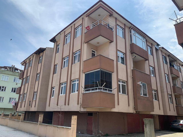 REMAX DESİGN MAHALLESİNDE DERMAN SOKAKTA 140 M2 SATILIK DAİRE