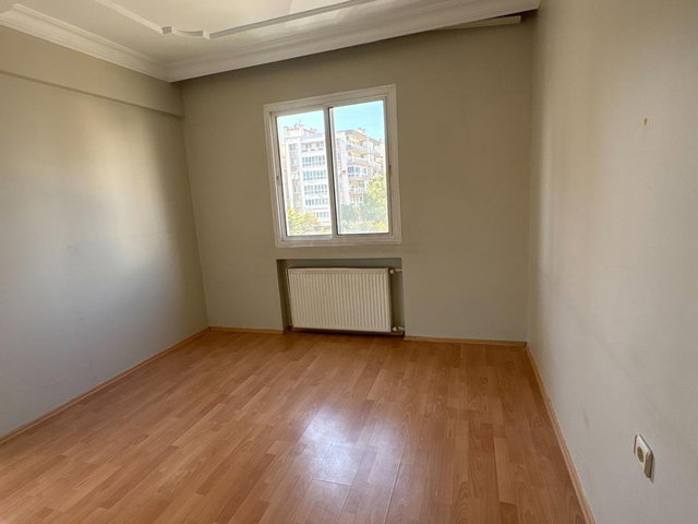 GAZİEMİR ATIFBEY MAHALLESİ ÇİÇEK SİTESİ’NDE MERKEZİ KONUM 4+1
