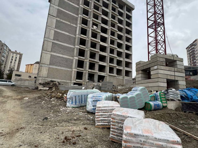 KAHRAMANKAZANDA SATILIK MERKEZİ KONUMDA 4+1 DAİRE