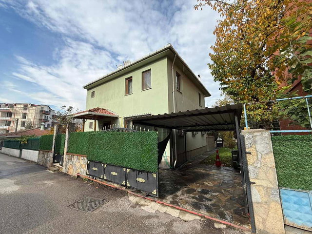 KÖRFEZ GÜNEY MAH.DE MERKEZİ KONUMDA SATILIK MÜSTAKİL EV