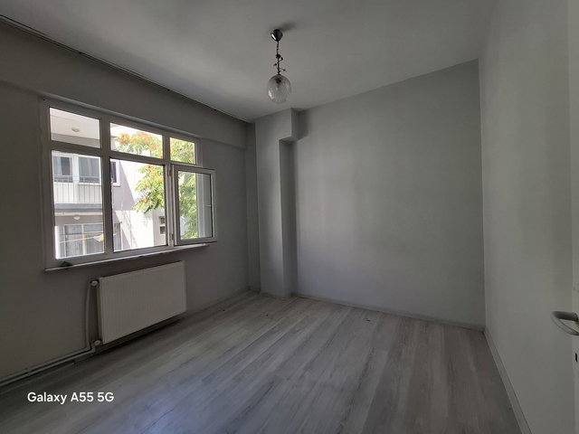 FINDIKZADE  KIZILELMA CADDESINE 20 METRE  IÇI SIFIR KREDIYE UYGUN SATILIK 2+1 DAIRE