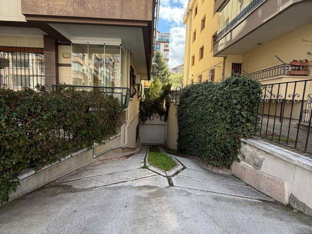 ÖVEÇLER VADİSİNDE PANORAMİK LÜKS YAPILI DUBLEKS 5+1 SATILIK DAIRE