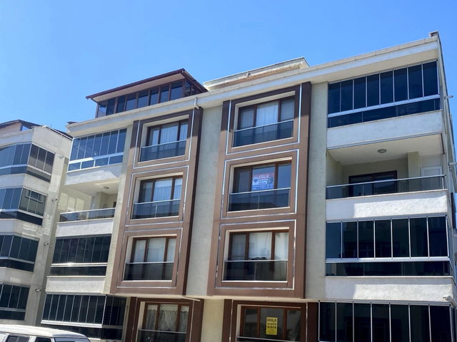 REMAX-MID'DEN BAHÇELIEVLERDE 3+1 GENIŞ VE FERAH KIRALIK DAIRE