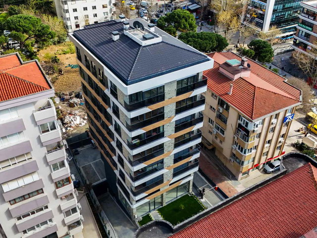 BAĞDAT CADDESİ'NE 2. BİNA 3+1 SATILIK DAİRE