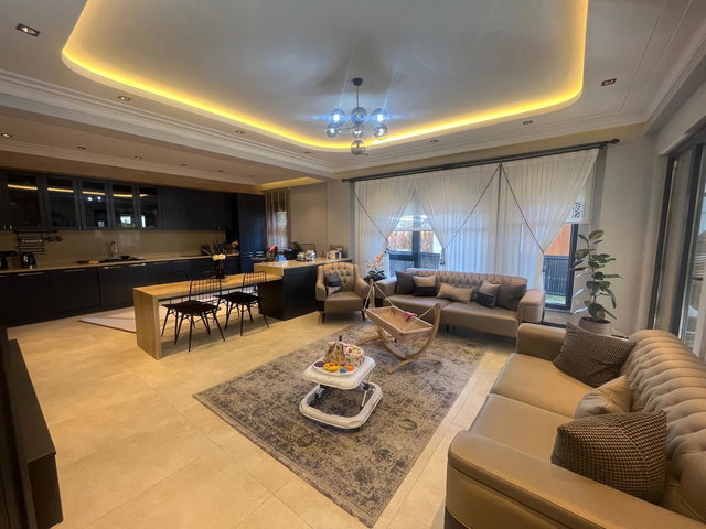 REMAX ARTIS 'DEN WOQ VILLALARINDA SATILIK 5+1 VILLA