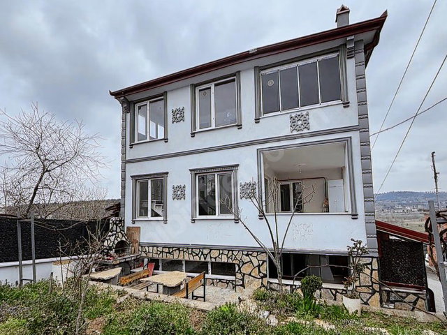 KİRALIK BAHÇELİ 140 M2 NET DAİRE