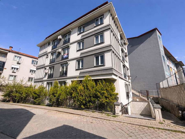 REMAX MODEL DEN KAYALIK CADDESİNDE 1+1 EŞYALI SATILIK APART