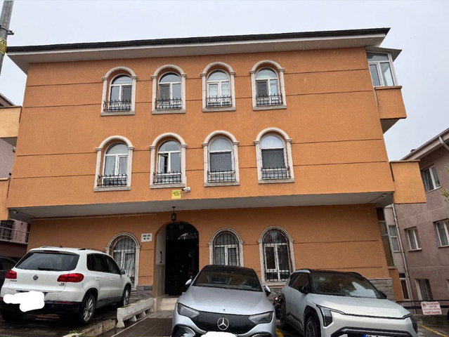 KOZA 1 CADDESİNDE BAHÇE KULLANIMLI KIRALIK 3+1