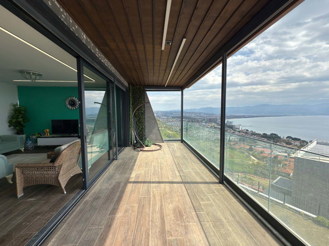 PANORAMIK DENIZ MANZARALI VISTA MARIN SITESINDE SATILIK 3+1