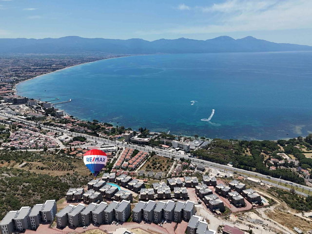 PANORAMIK DENIZ MANZARALI VISTA MARIN SITESINDE SATILIK 3+1