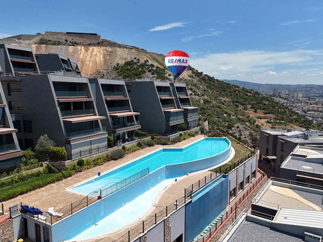PANORAMIK DENIZ MANZARALI VISTA MARIN SITESINDE SATILIK 3+1
