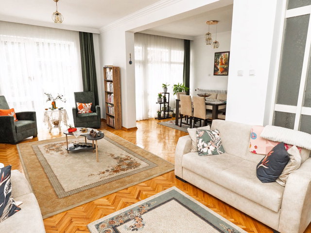ÇANKAYA ŞAİR NEDİM SOKAK'TA 3+1 SATILIK DAİRE