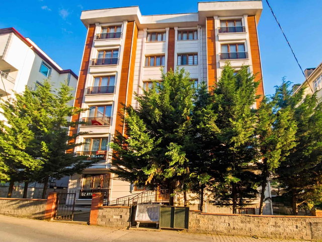 ADNAN KAHVECİ METROSUNA YÜRÜME MESAFESİNDE GENÇ BİNADA SATILIK 3+1