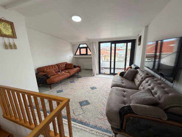 REMAXTAN ÜST KATI YÜKSEK TAVANLI, KULLANIŞLI FERAH DUBLEKS DAİRE