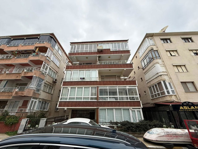 ÇINARCIK MERKEZDE ISKELEYE YAKIN 1+1 SATILIK EŞYALI DAIRE