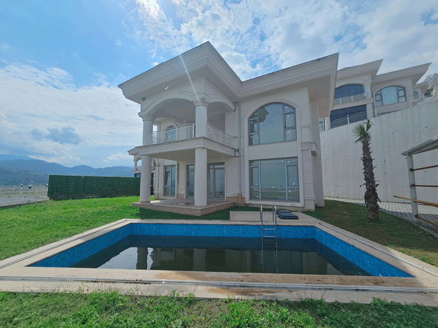 REMAX MYRADAN BÜYÜK BAHÇELİ 4+1 FULL DENİZ VE DOĞA MANZARALI