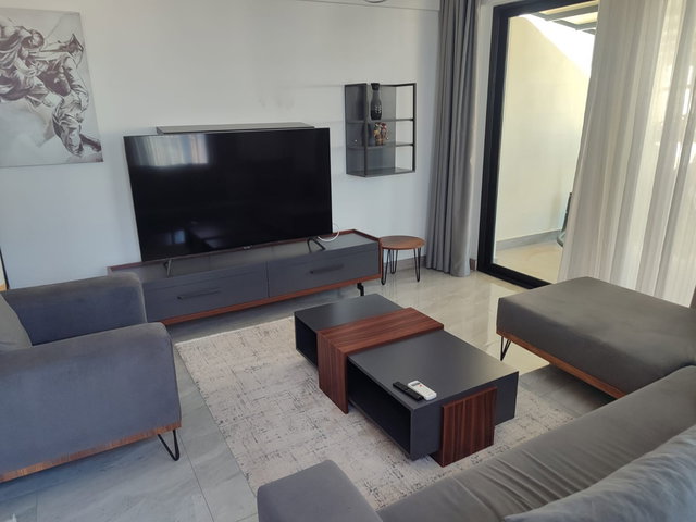 GİRNE MERKEZ'DE SATILIK GENİŞ 1+1 TERASLI DAİRE