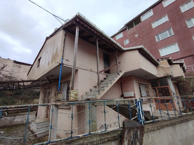 BELGRAD ORMANI BAHÇEKÖY MERKEZDE ARSA DEĞERİNDE MÜSTAKİL EVİMİZ