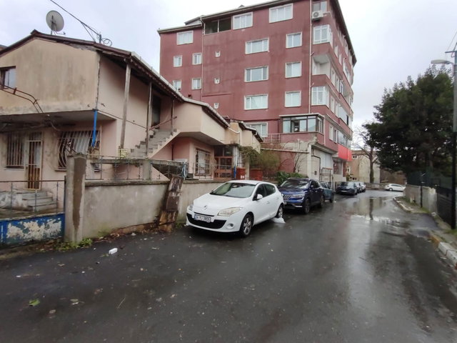 BELGRAD ORMANI BAHÇEKÖY MERKEZDE ARSA DEĞERİNDE MÜSTAKİL EVİMİZ