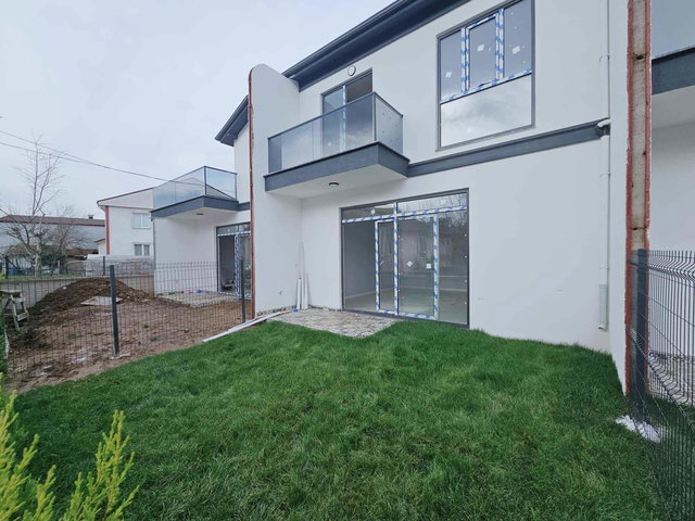 REMAX MYRA'DAN SATILIK 3+1 SIRALI VİLLA GENİŞ KULANIŞLI