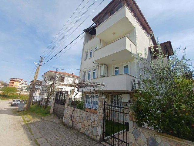 REMAX MAVI RIDVAN GEDİKTEN SERDİVAN BAHÇELİ 170M2 5+1  MÜSTAKİL DUBLEX BINA