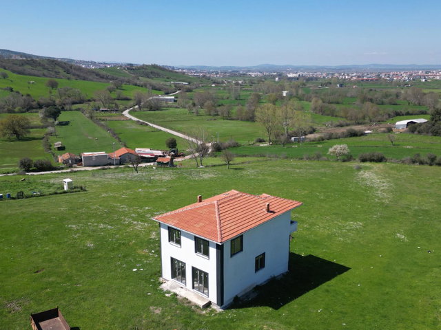 REMAX-CANBEK TARBA- BIGA KAŞIKÇIOBA’DA MANZARAYA KARŞI MÜSTAKIL YAŞAM FIRSATI!