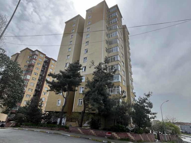 ALTAYÇEŞME’DE ULAŞIMIN MERKEZİNDE, ÖNÜ AÇIK FERAH YAŞAM ALANI.”