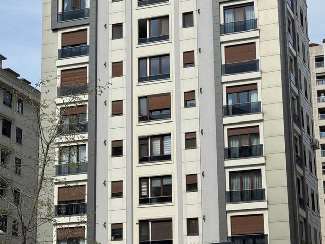 MİNİBÜS CADDESİ ÜZERİNDE 3+1 DEMİRLİ GÜÇ YAPIMI SATILIK DAİRE