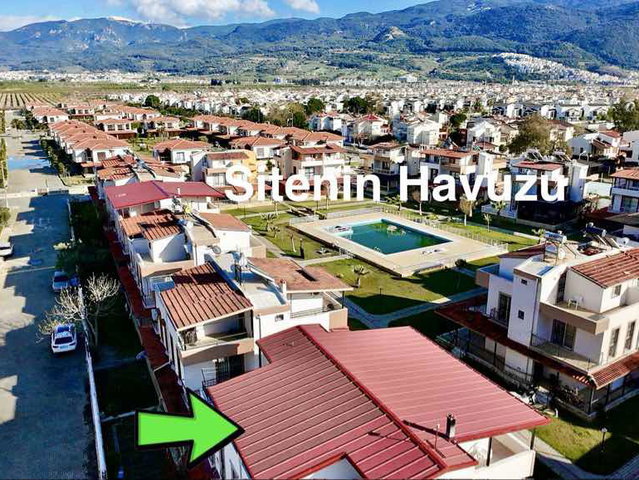 DENİZE YAKIN BAKIMLI VİLLA!