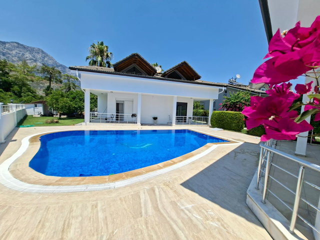 KEMER YENI MAH SATILIK HAVUZLU VILLA(TAMAMINA KREDİ KULLANILIR)
