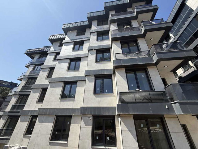 ALTUNİZADE AY KONAKLARI,ARA KAT BALKONLU 2+1,KAPALI OTOPARK