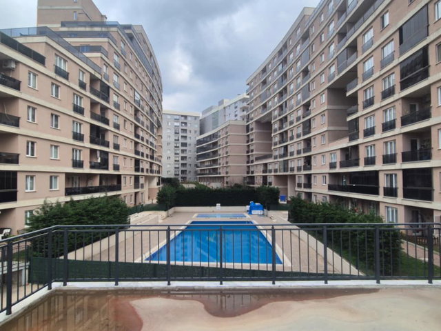 PENDİK YAYLARDA MERKEZİ KONUM'DA SELECİTVE PORT SİTESİN'DE SATILIK 2,5+1 DAİRE