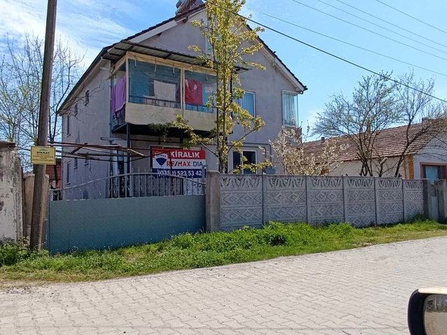 REMAX DIA'DAN ÇİLİMLİ'DE KULLANIŞLI KİRALIK MÜSTAKİL DAİRE